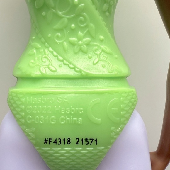 11โ Disney Princess Tiana Ballerina Doll with Articulated Joints - Picture 5 of 7